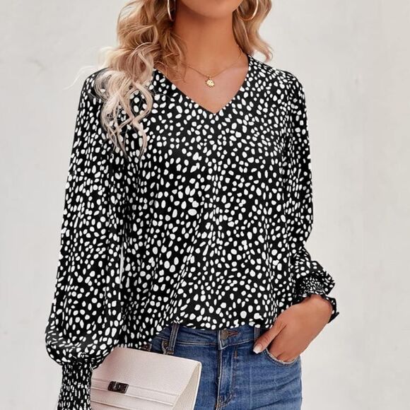 Aqua Black White Dot Shirred Elastic Sleeve Cuff V-Neck Ruffle Blouse - Picture 6 of 7